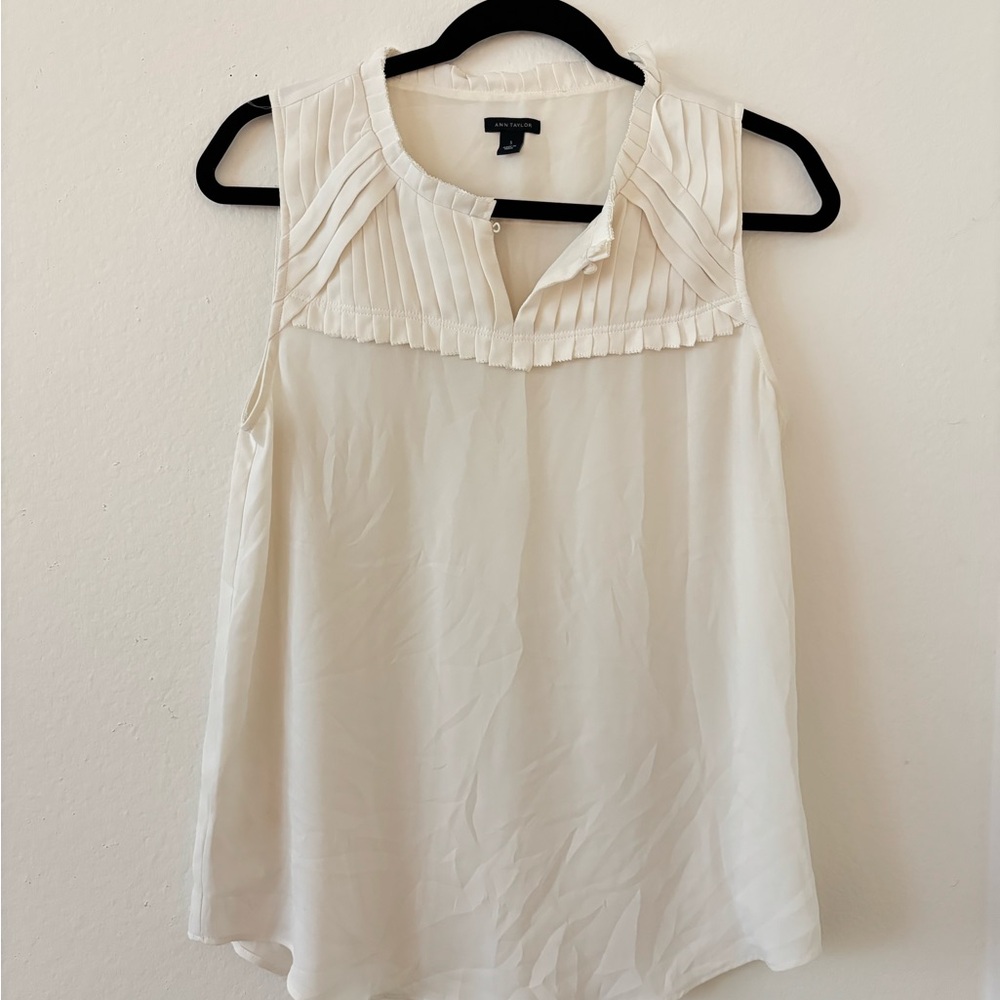 Elegant White Sleeveless Top